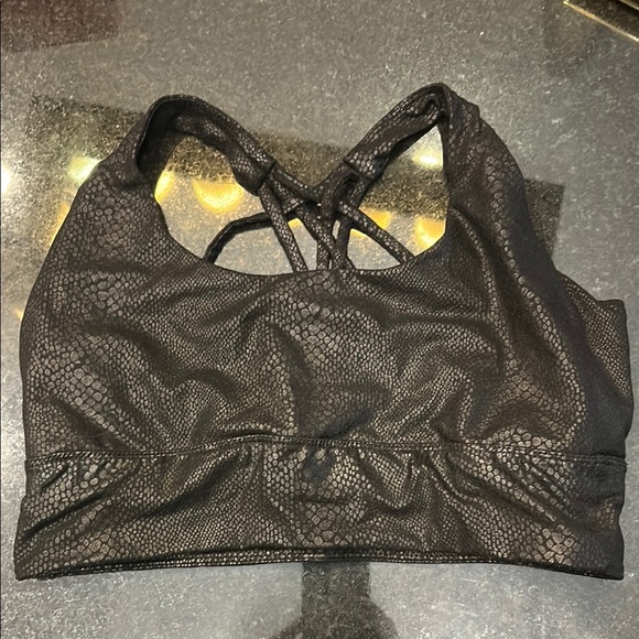 Black Criss-Cross Strap Bra with Moisture-Wicking Fabric - Picture 1 of 2